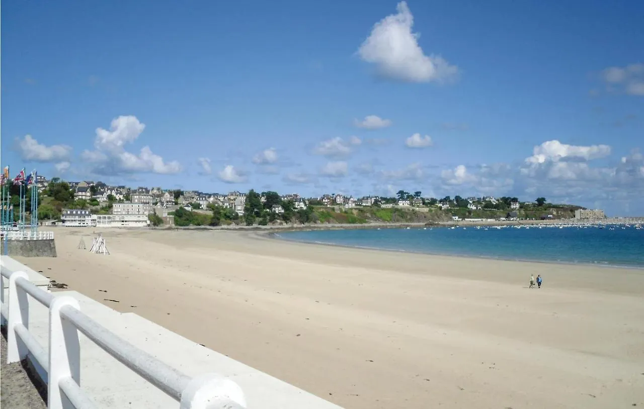 3 Bedroom Beautiful Home In Matignon France