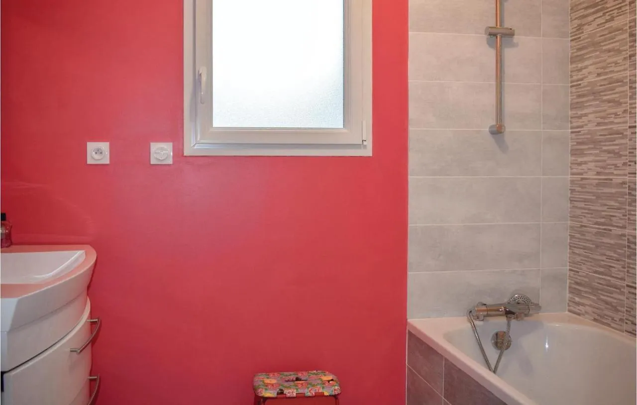 3 Bedroom Beautiful Home In Matignon 0*,