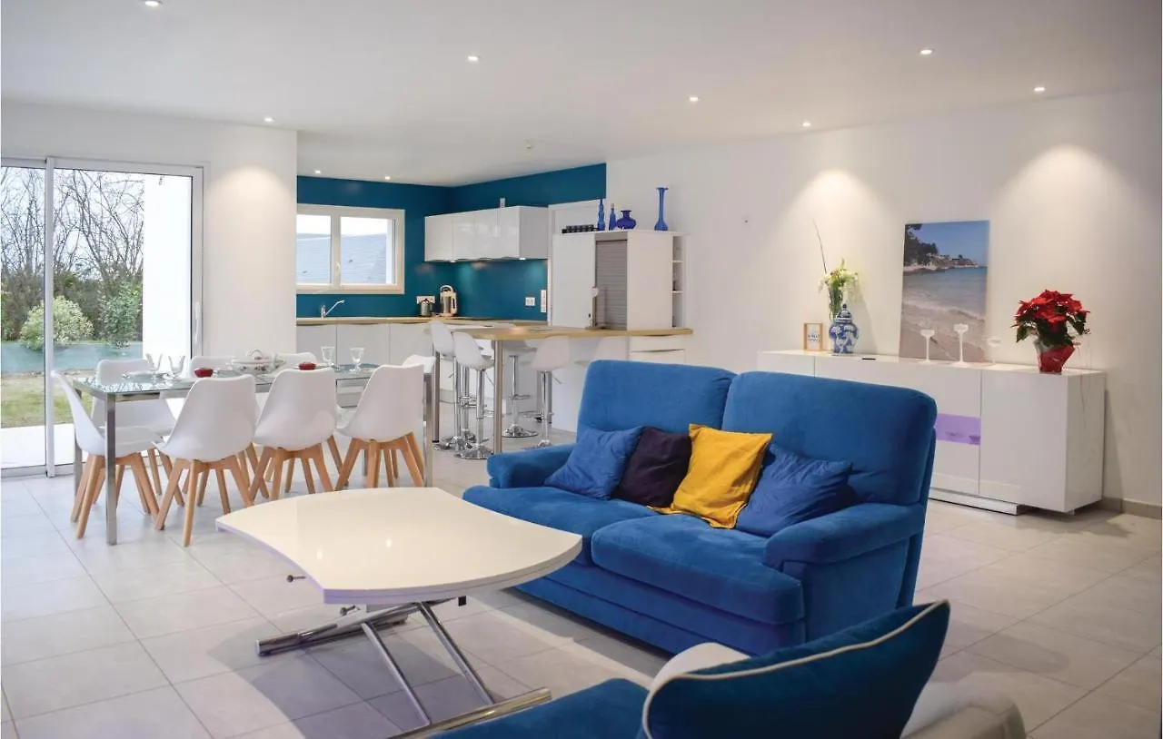 3 Bedroom Beautiful Home In Matignon Francie
