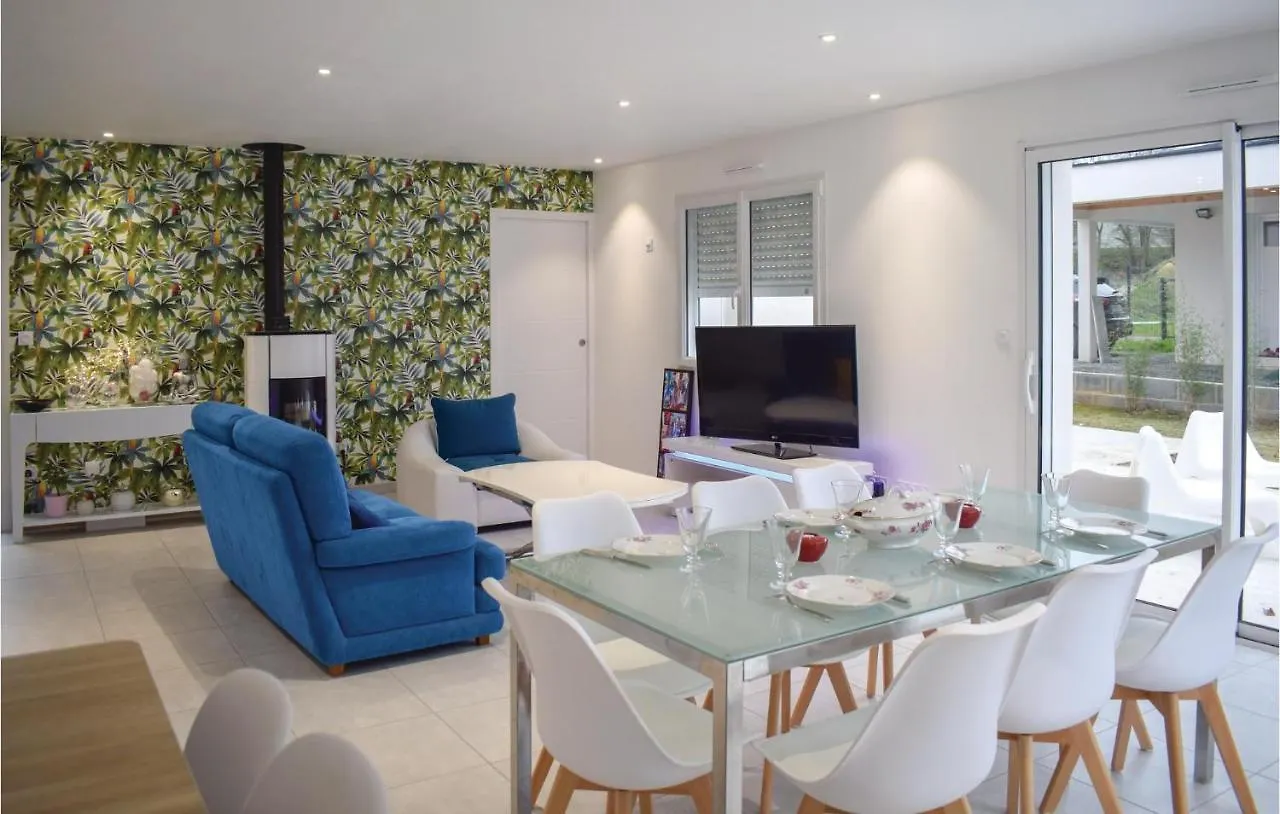 3 Bedroom Beautiful Home In Matignon 0*,  France